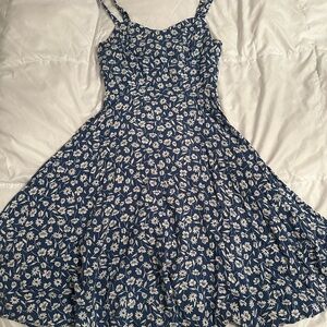 Old navy sundress. Periwinkle with white flowers. Size XS.